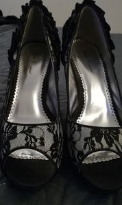 Size 10 black lace platform heel with ruffle